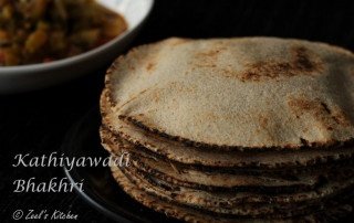 Kathiyawadi Bhakhri | Gujarati Bhakhri Recipe | Indian Wheat Flatbread