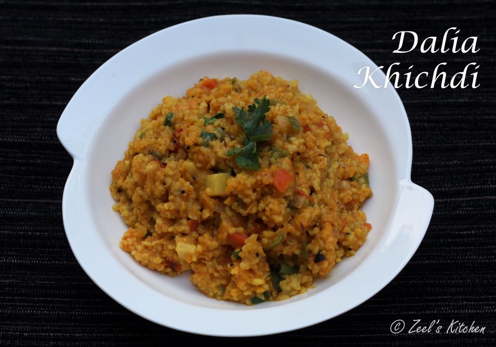Dalia Khichdi | Dalia Moong Dal Khichdi | Broken Wheat Khichdi Recipe